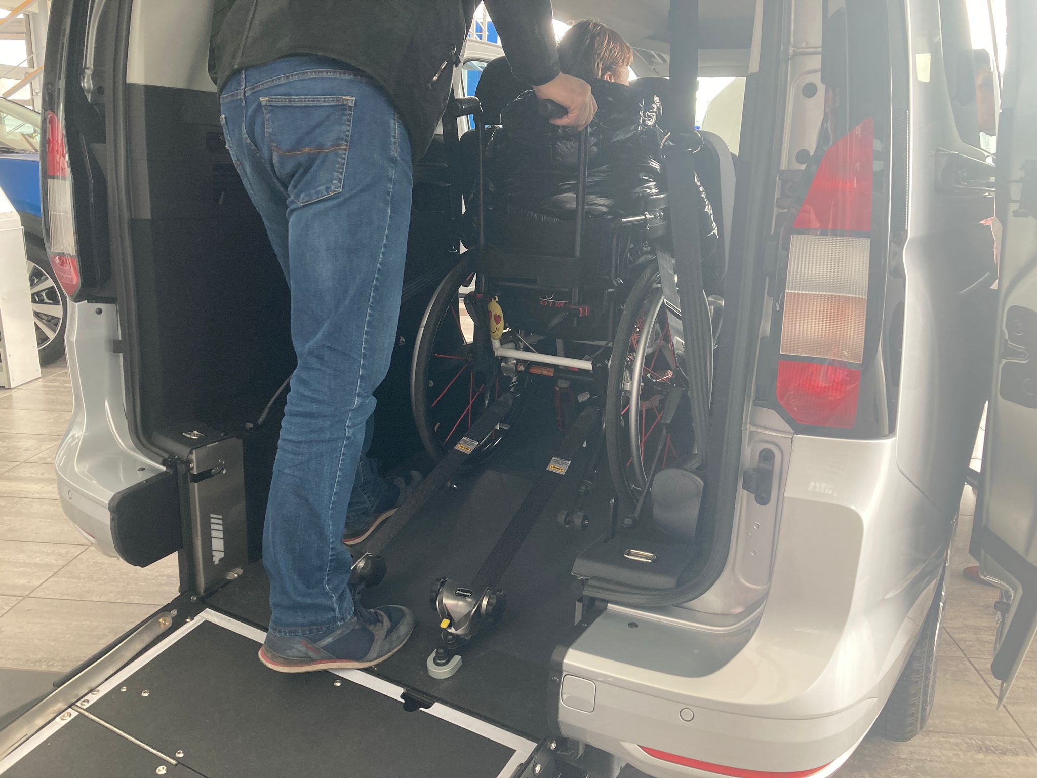 Ford Tourneo Connect z wózkiem inwalidzkim